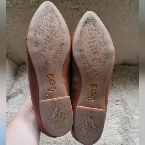 Boc Janella Light Brown Pointed Toe Flats - Picture 8 of 9